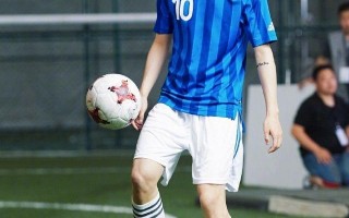 男孩喜欢打足球吗为什么，男孩喜欢打足球吗为什么呢
