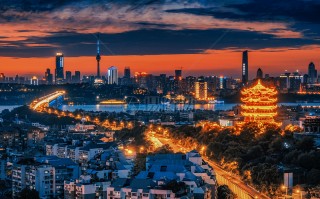 武汉大良足球俱乐部平时训练吗，武汉大良足球俱乐部平时训练吗多少钱